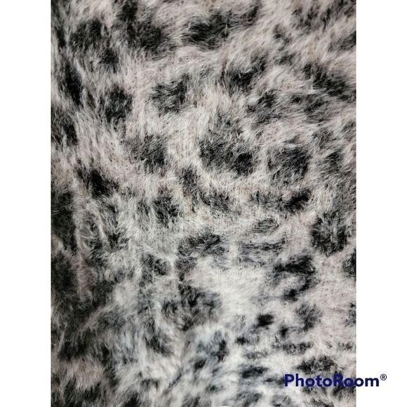 Ann Taylor Extra Small Soft Fuzzy Leopard Print Sweater - Picture 3 of 7
